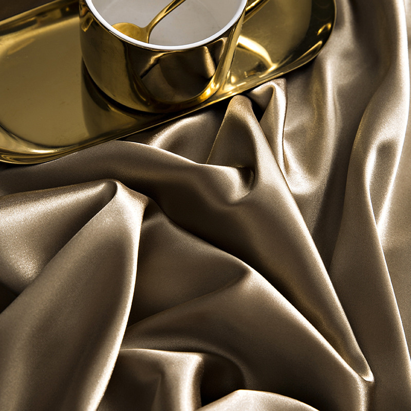 Luksusowy złoty zestaw pościel – Silk Sheet Set recenzja i cena