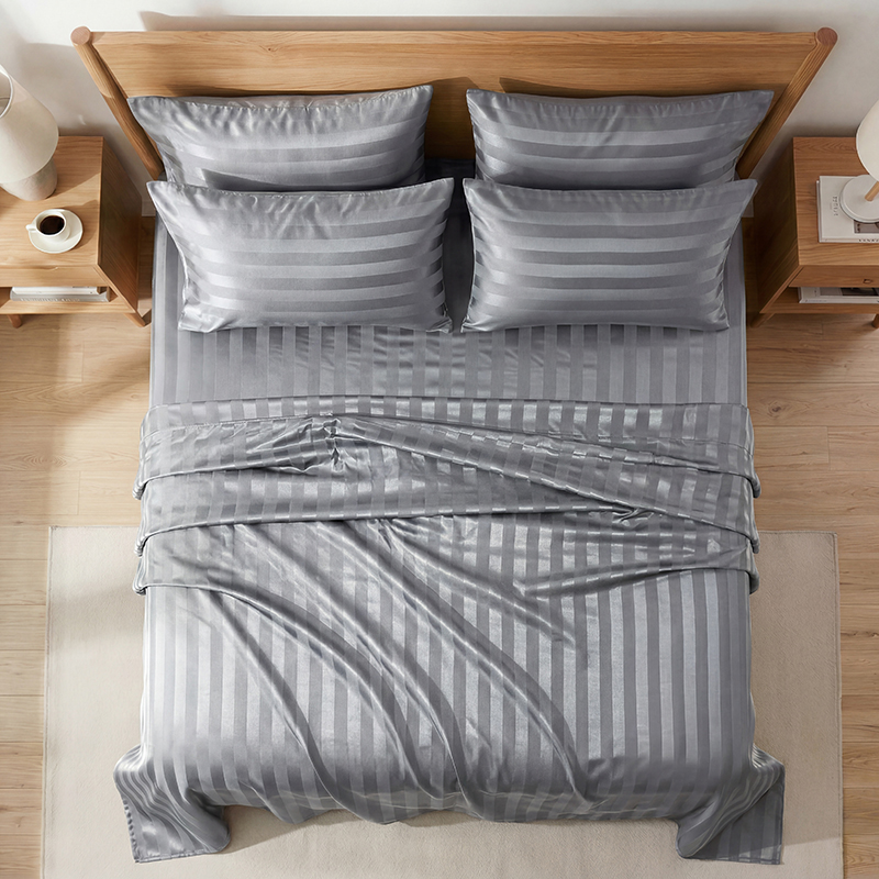 Zestaw pościeli z satyny w pas – Silk Sheet Set recenzja i cena