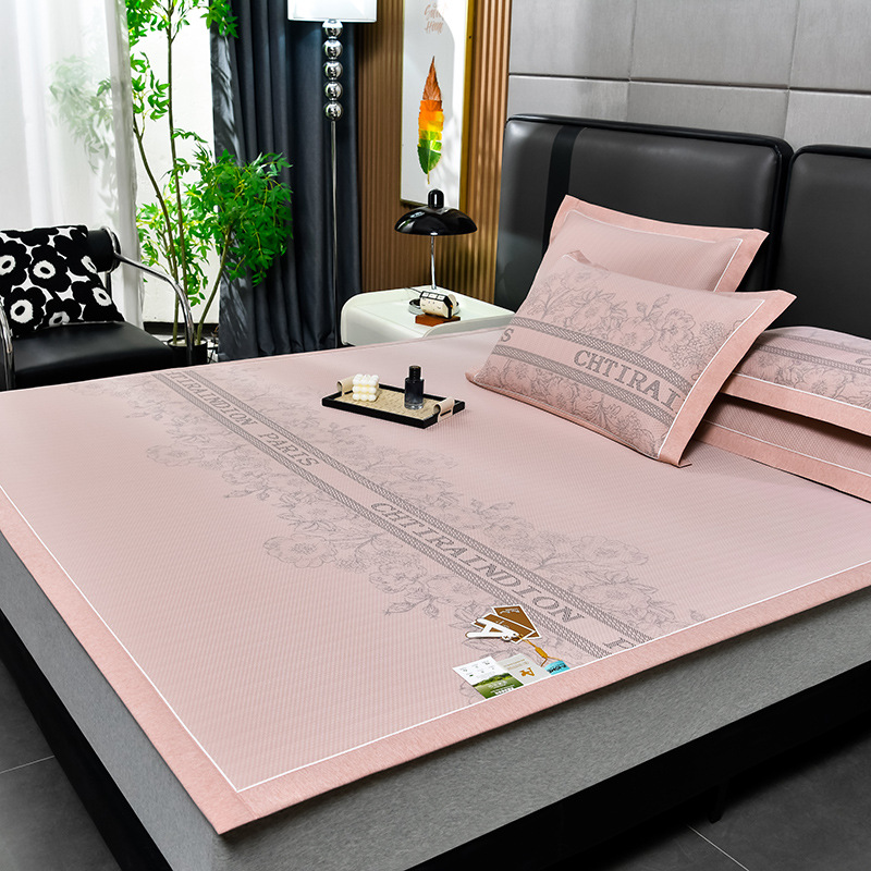 Nowa, chłodząca mata z jedwabi – Silk Sheet Set recenzja i cena